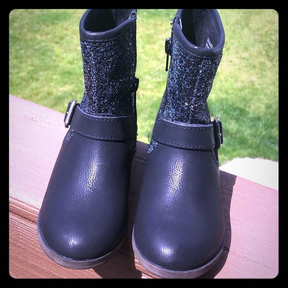 Girls size 11 ankle boots never worn